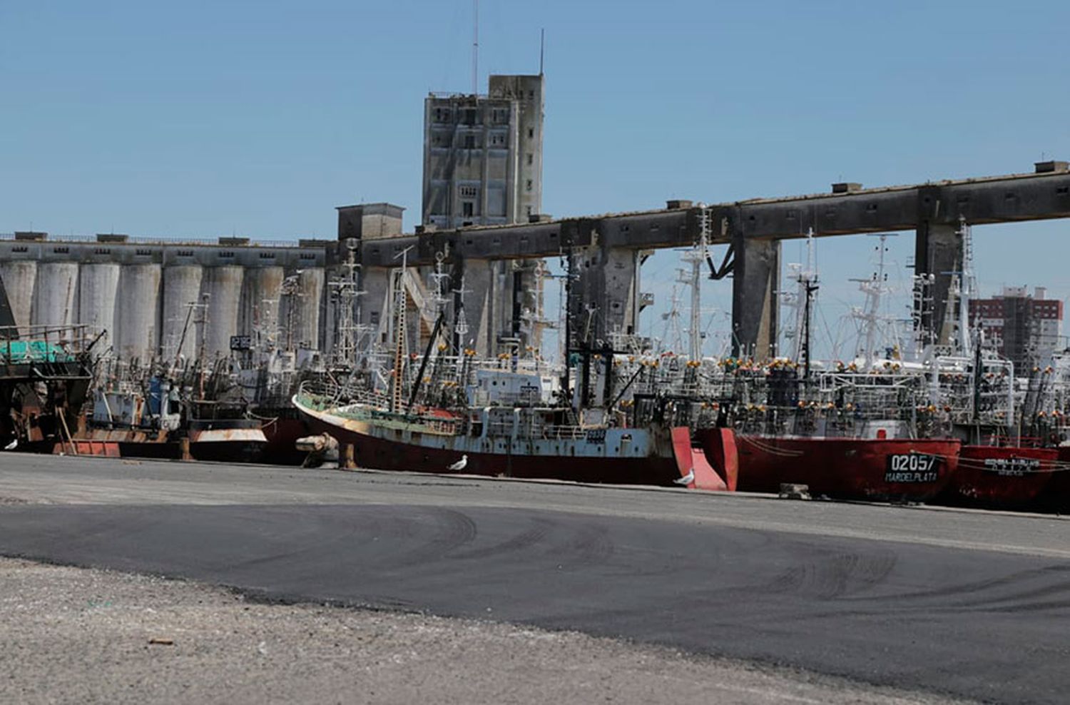 Puerto: continúan los trabajos de mejoras sobre calles de los espigones