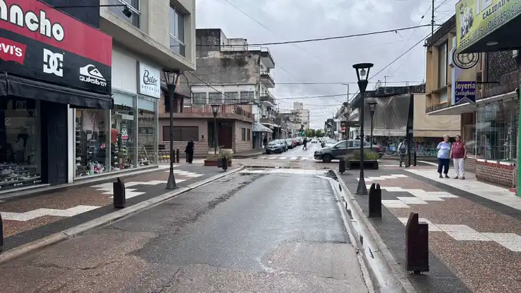 Rige un alerta amarillo por tormentas para este lunes en Gualeguaychú: a qué hora se larga