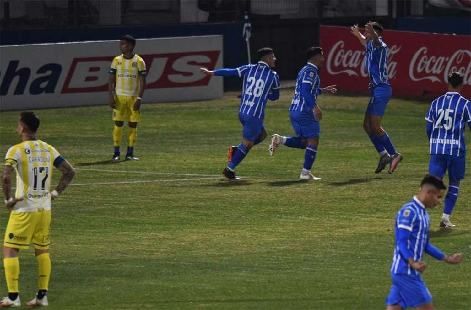 Apuntó a Mendoza: Carloni se quejó por el trato que tuvo Central en la derrota ante Godoy Cruz