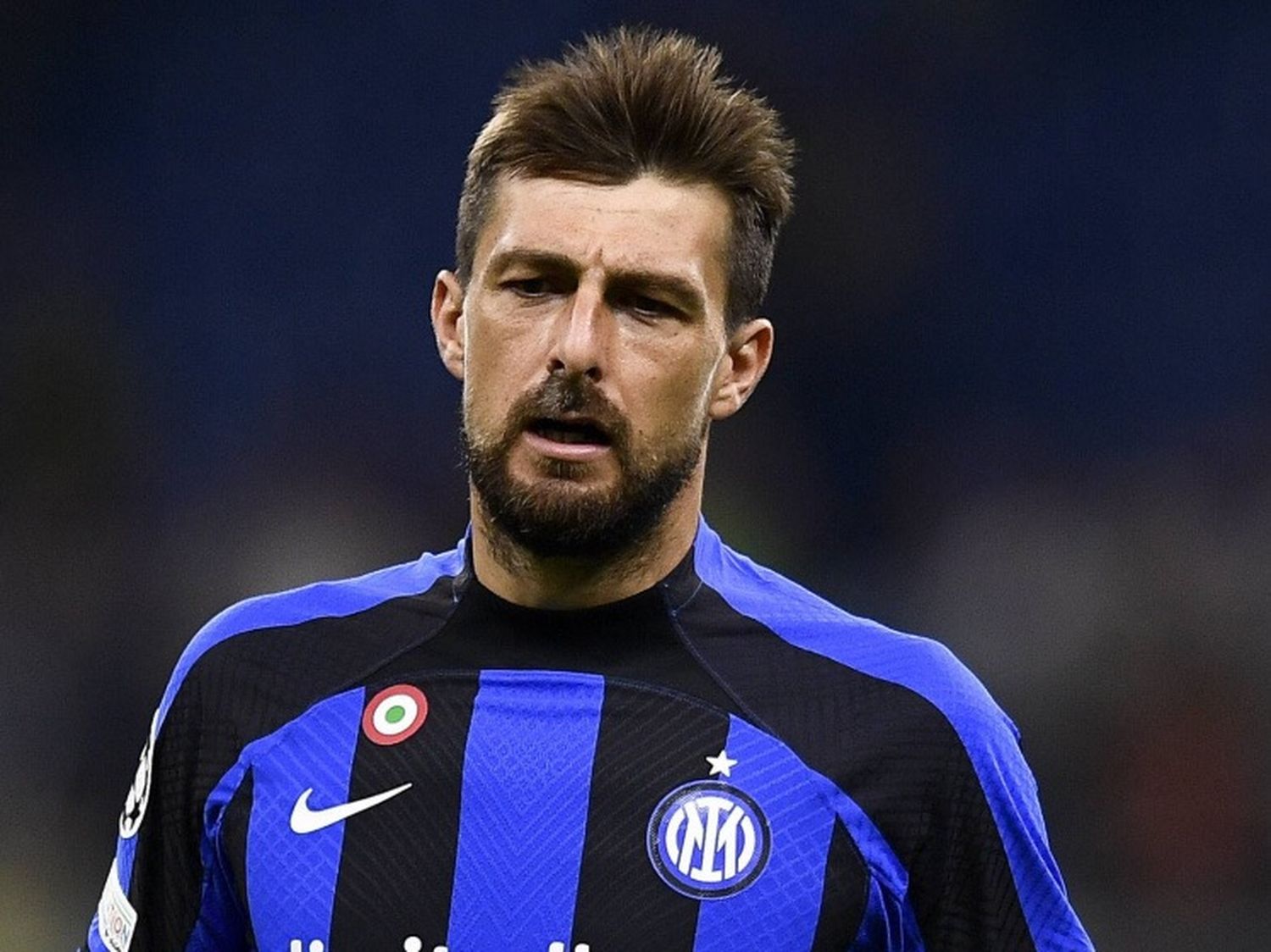 Acerbi, del alcoholismo y el cáncer al gol más importante de su vida en Champions