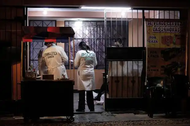 ¡SIN PIEDAD! A quemarropa tirotearon a un venezolano en Lima