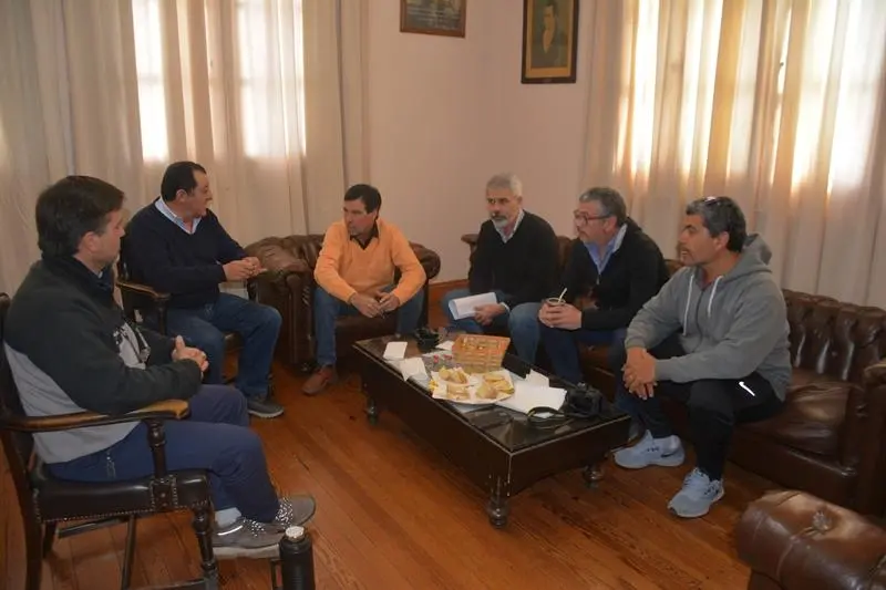 Loberenses interesados por caminos de Benito Juárez