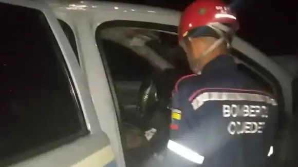 Mujer y niño resultaron heridos al chocar moto contra una pared