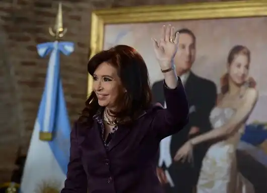 Cristina anuncia ley de beneficios para los actores