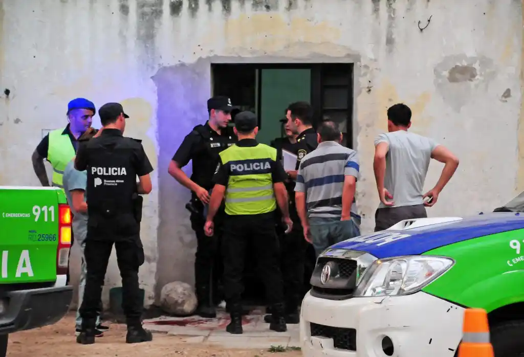 Hirió de gravedad a su pareja con un arma de fuego y luego se suicidó 