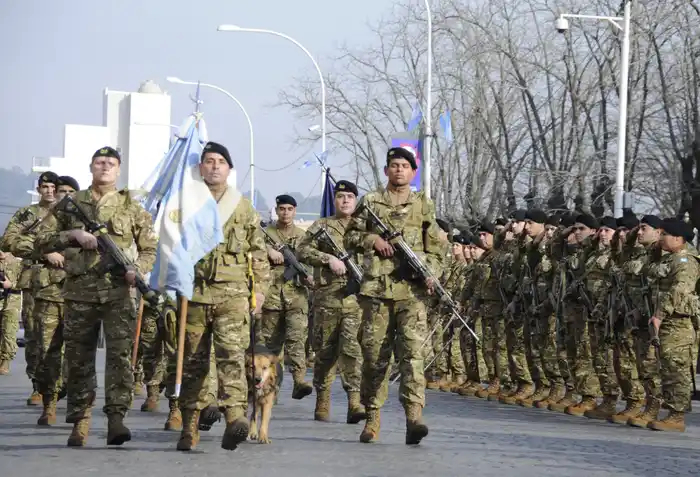 Reprogramaron el desfile cívico, criollo y militar del 25 de Mayo para el 9 de Julio