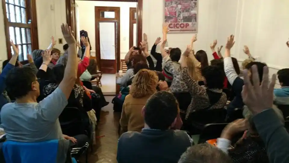 Fin del conflicto: Médicos bonaerenses aceptaron en "disconformidad" la oferta de Vidal