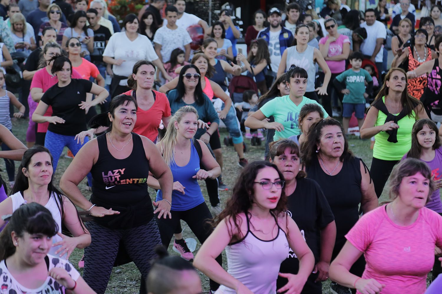 Con distintas actividades celebran el mes de la mujer en Carapachay