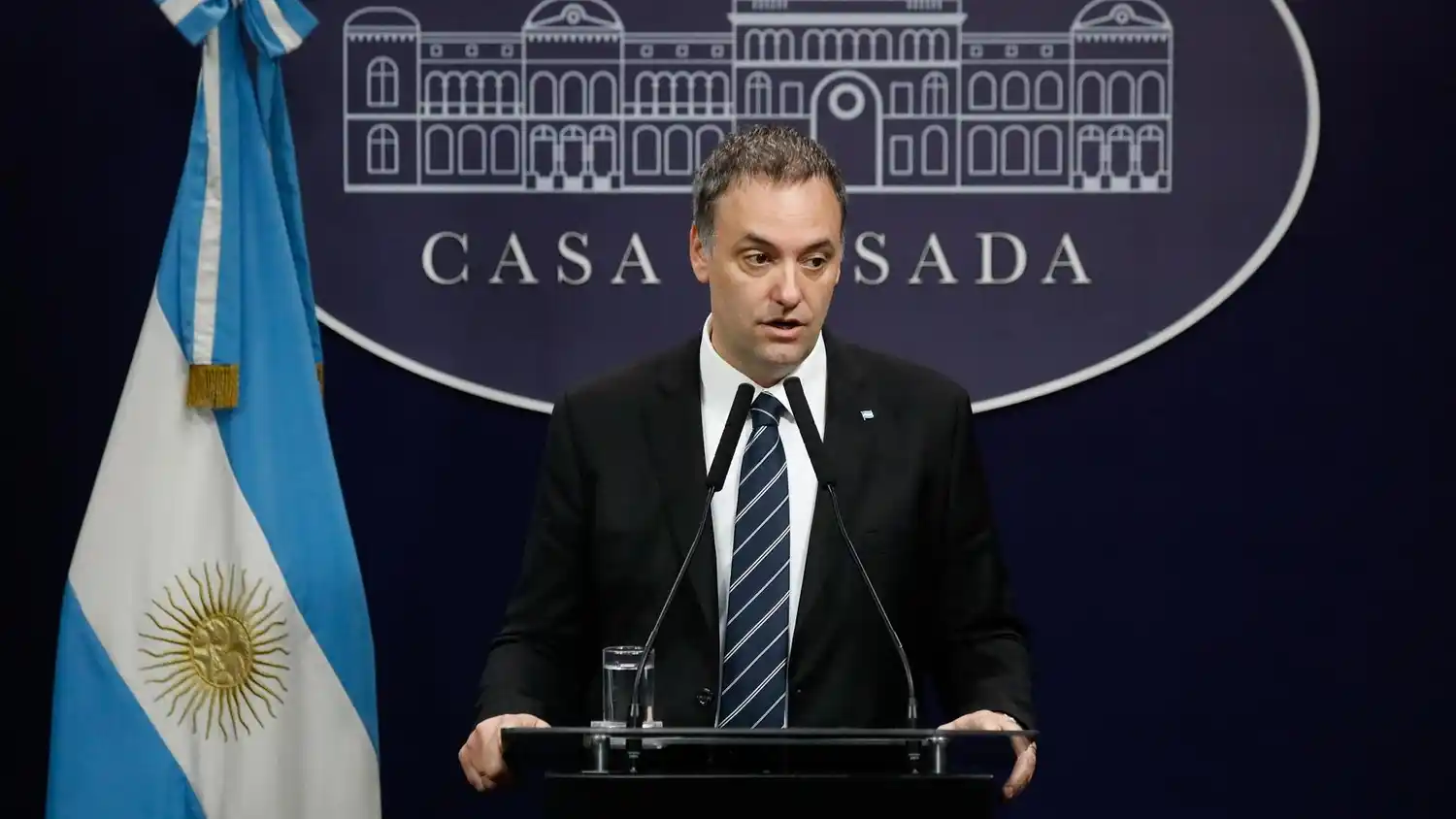 Adorni prepara su informe en Diputados en medio de presión opositora y respaldo del Gobierno