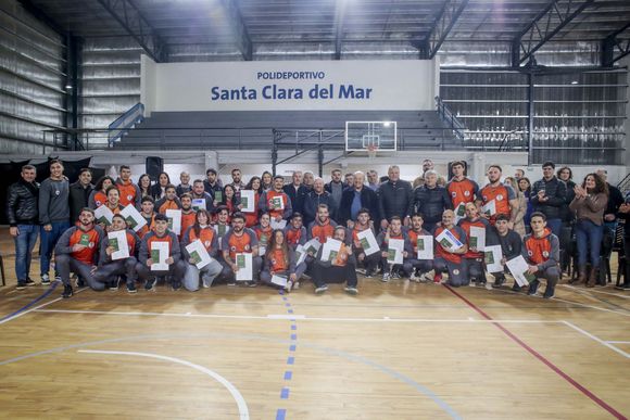 Entregaron libretas a egresados de la Escuela Municipal de Guardavidas de Mar Chiquita