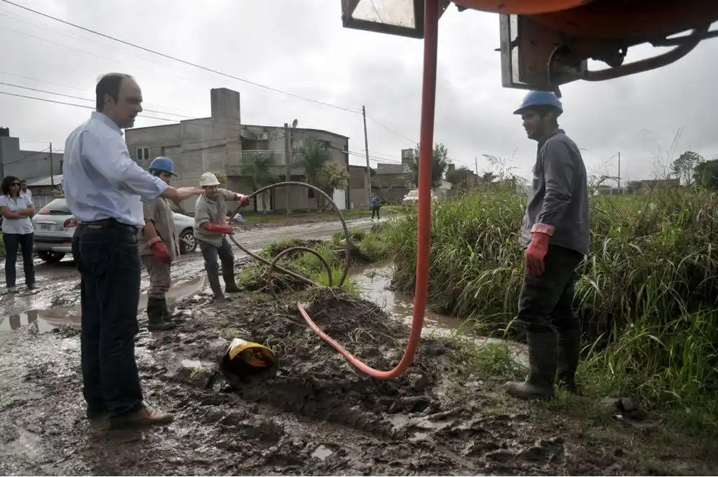El Municipio limpió 25.800 toneladas de basura de canales a cielo abierto