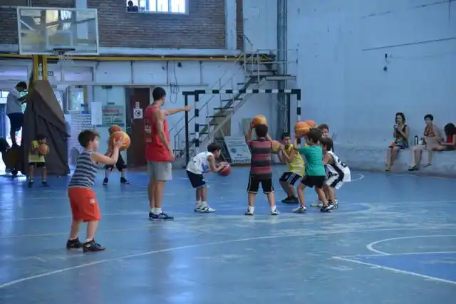 Casi 300 clubes entrerrianos se inscribieron en el registro del Programa Clubes de Barrio 