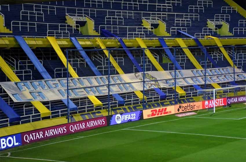 Di María agradeció una bandera que los hinchas de Central le dedicaron en el Gigante