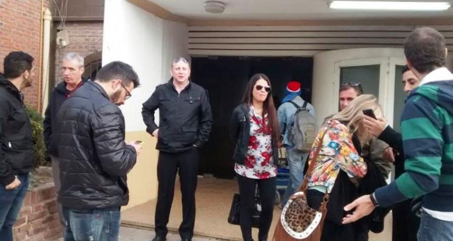 Sin acuerdo, médicos de Emergencias decidieron mantener la carpa frente a la Guardia