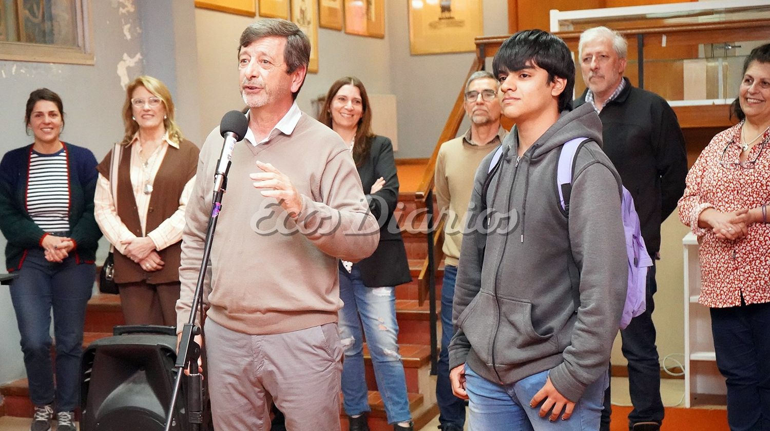Comienzo: Palabras del director del Centro Cultural en la apertura.