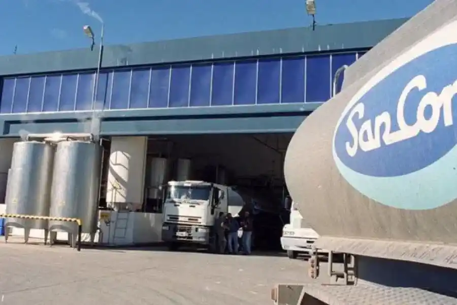 Rematarían 680.000 kilos de quesos por una deuda de Sancor