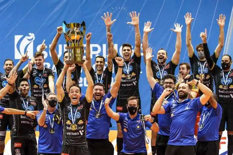 Taubaté en la Superliga: Javier Weber volvió a ser campeón