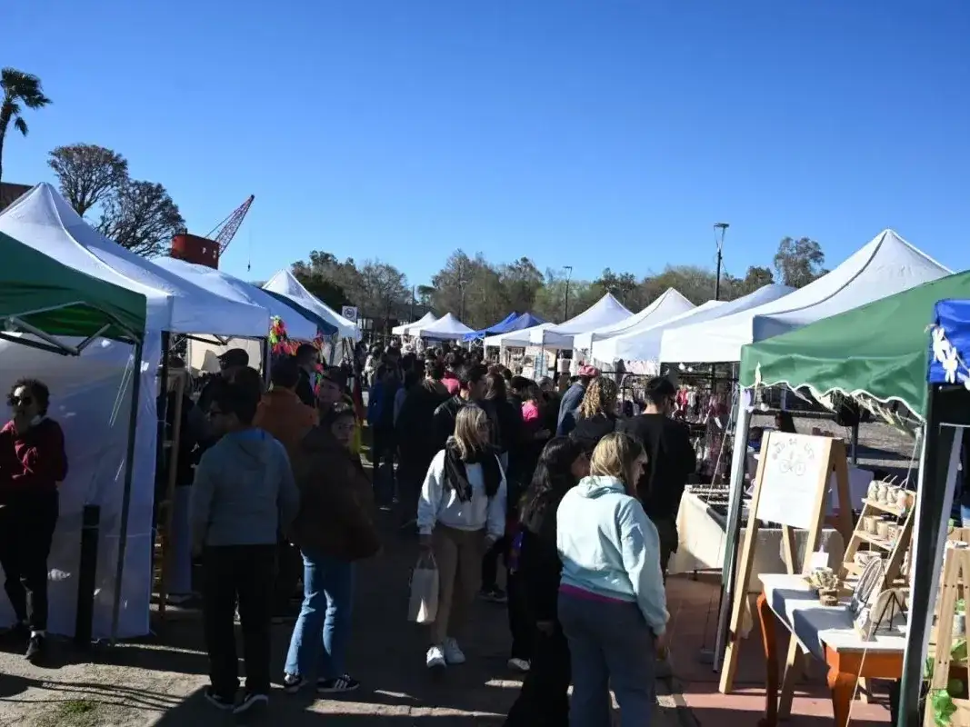 Convocan a feriantes para participar de la tercera edición del Pre Cosquín en Gualeguaychú