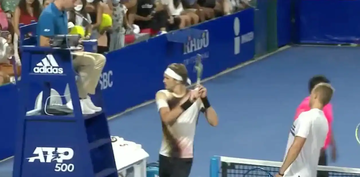 Repudiable reacción de Zverev, quien fue descalificado del torneo de Acapulco