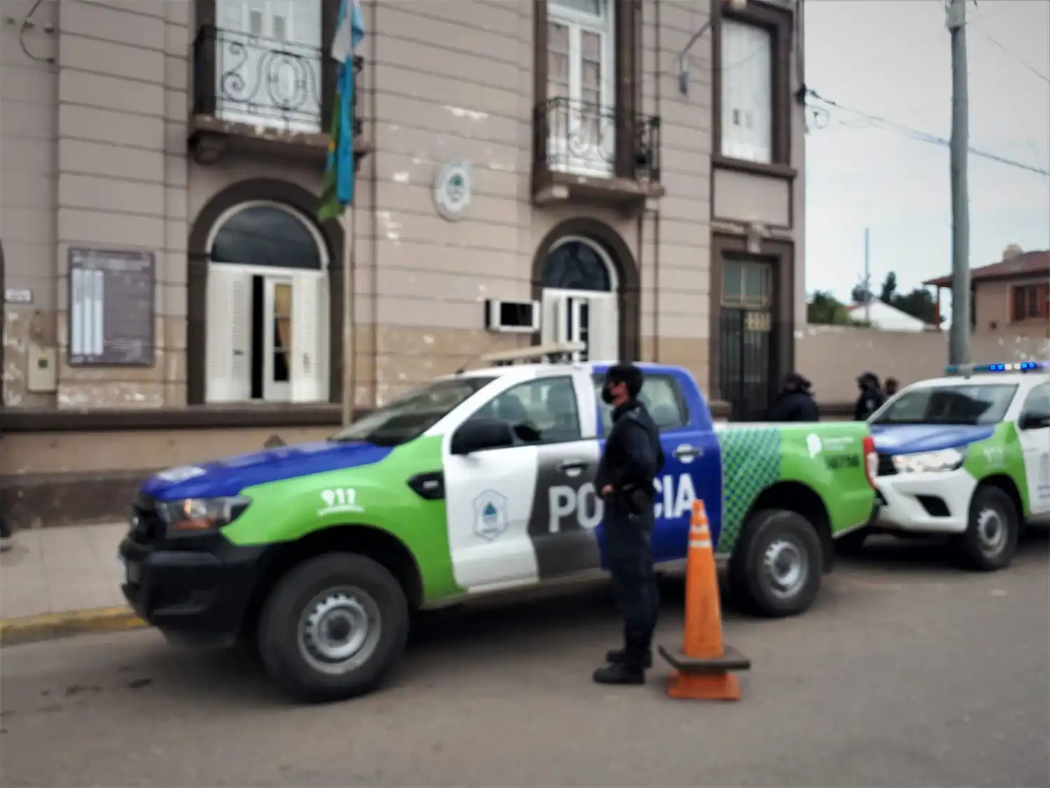 Detuvieron a dos conocidos delincuentes por requerimiento judicial por causas por robo