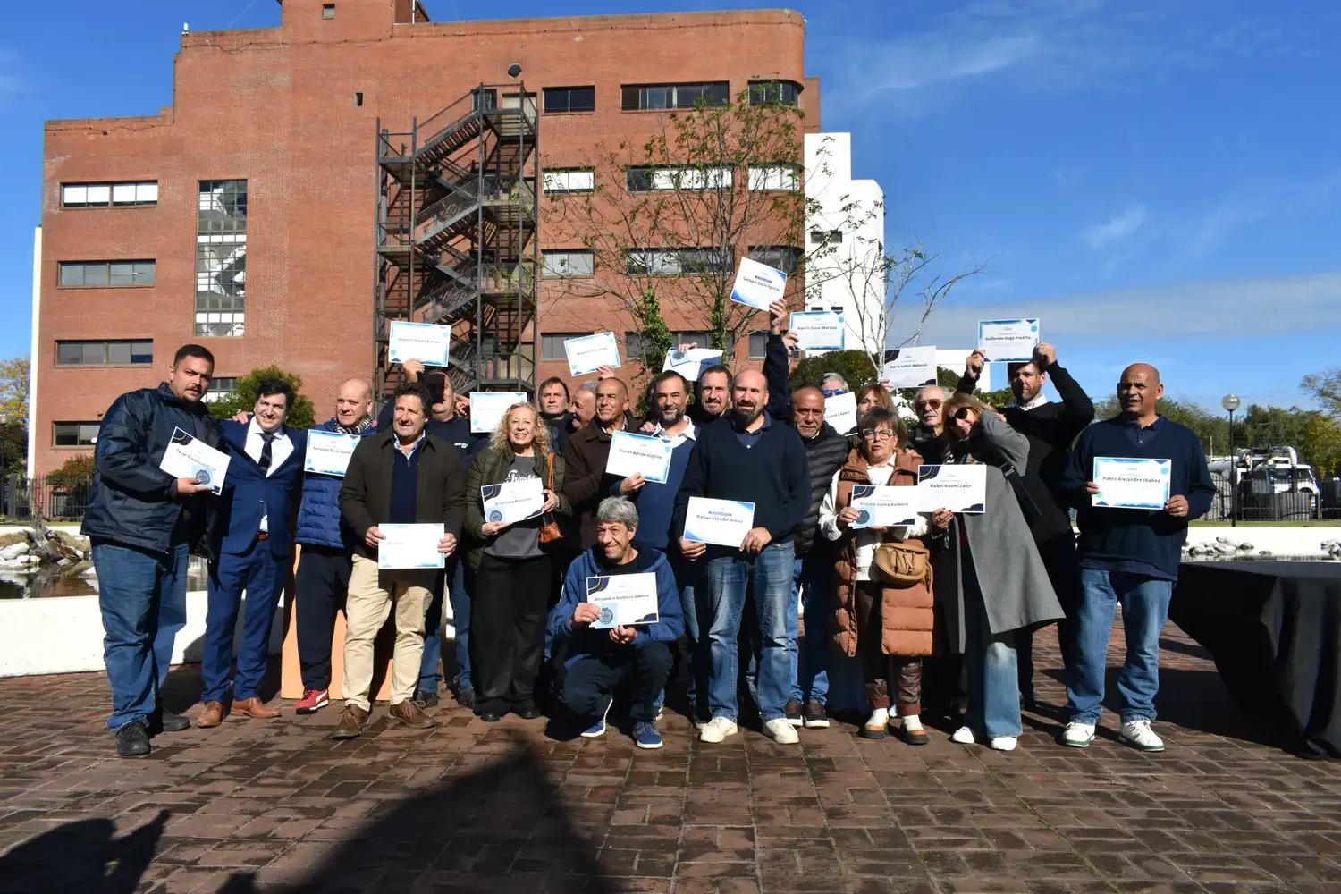Durante el acto, se reconoció la trayectoria de más de cuarenta agentes con 25 y 30 años de servicio y a trabajadores que iniciaron su jubilación.