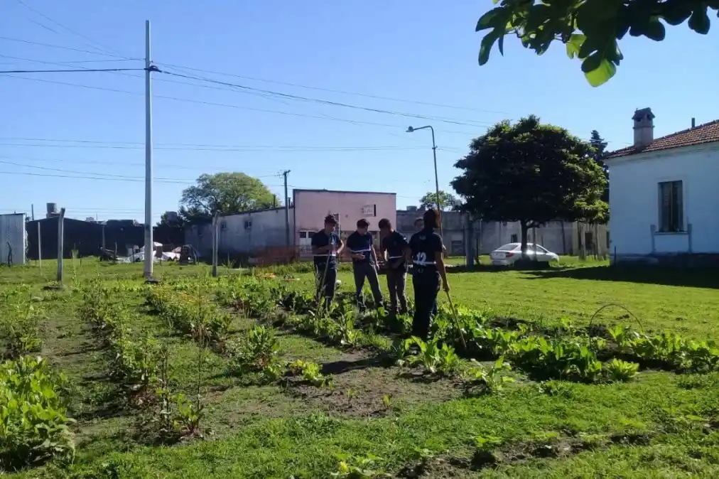 Huerta de gualeguaychuenses