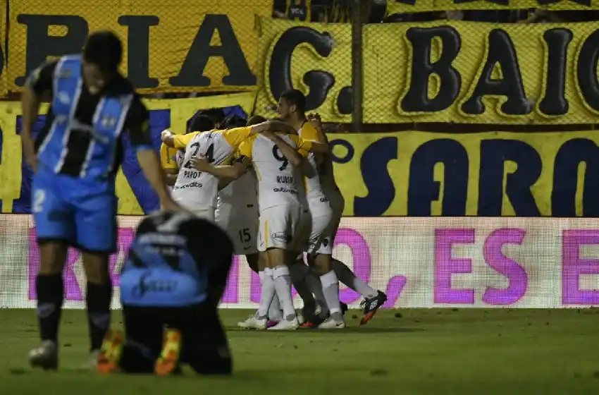 Central ganó por penales y ¡habrá clásico!