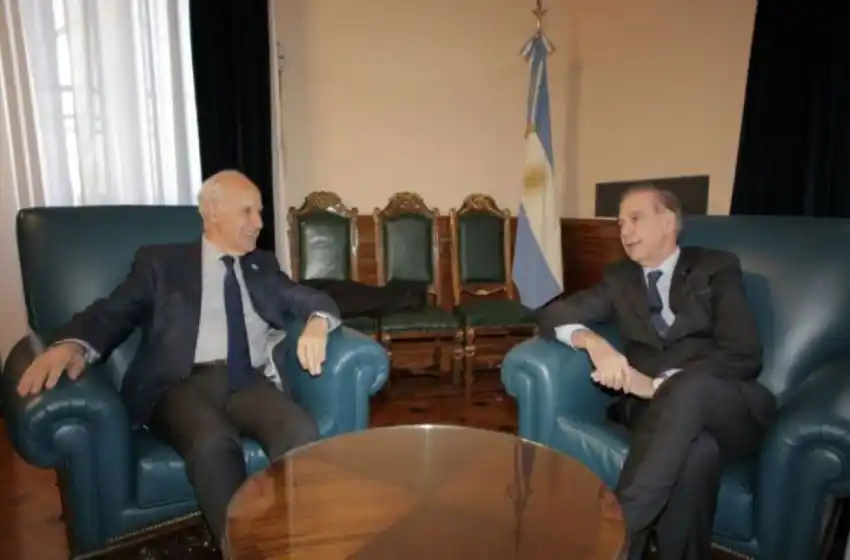 Tras reunirse con Pichetto, Lavagna dio marcha atrás y dejó abiertas las negociaciones con Alternativa Federal