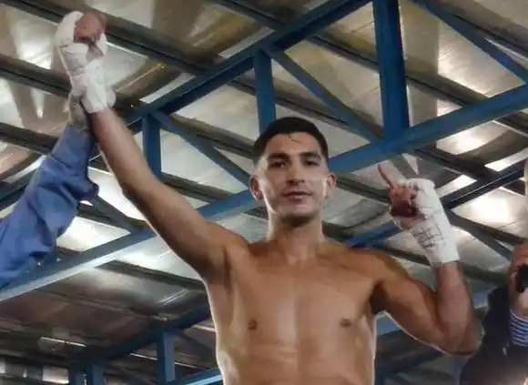 "El Potro" Sánchez volvió a ganarle en el primer round a Mauro Barrios