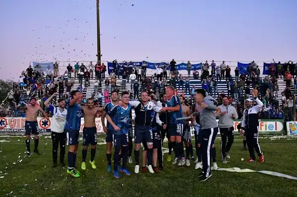 Tras la postergación, se juegan esta noche las semifinales de ida