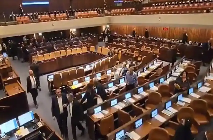 Un bombardeo en Jerusalén obligó a suspender una sesión del Parlamento
