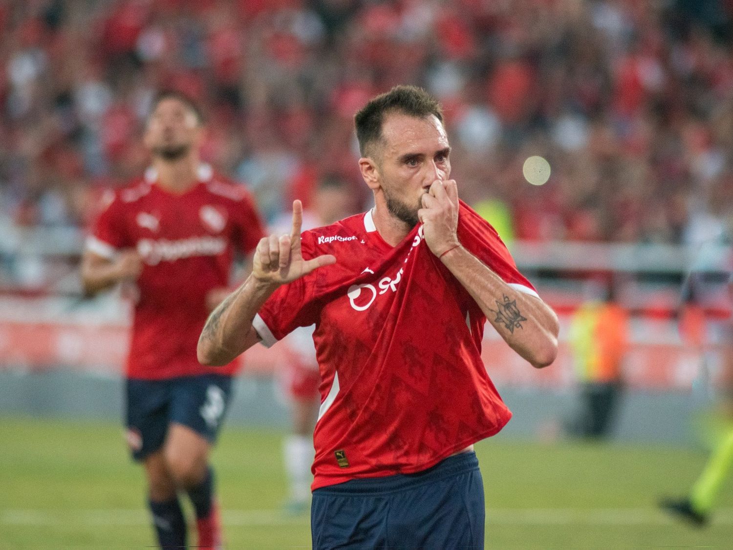 Independiente y Vélez salen a la cancha en su debut
