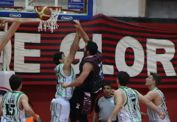 Central derrotó a Sanjustino y sigue firme en la punta en el Federal de Básquet