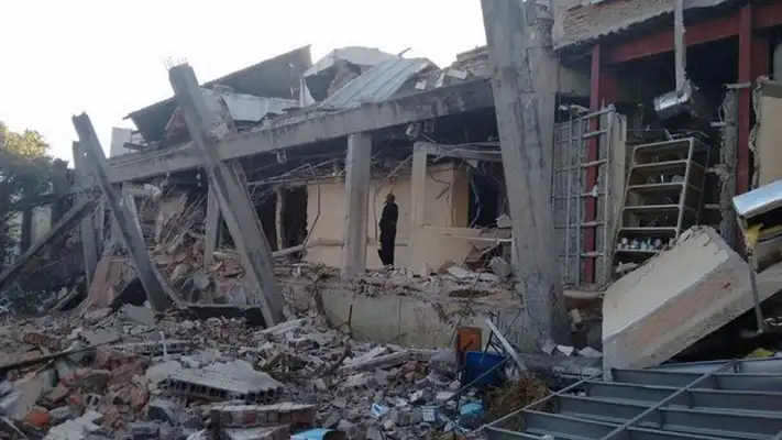 Explosión frente a un hospital infantil: tres adultos y cuatro chicos muertos