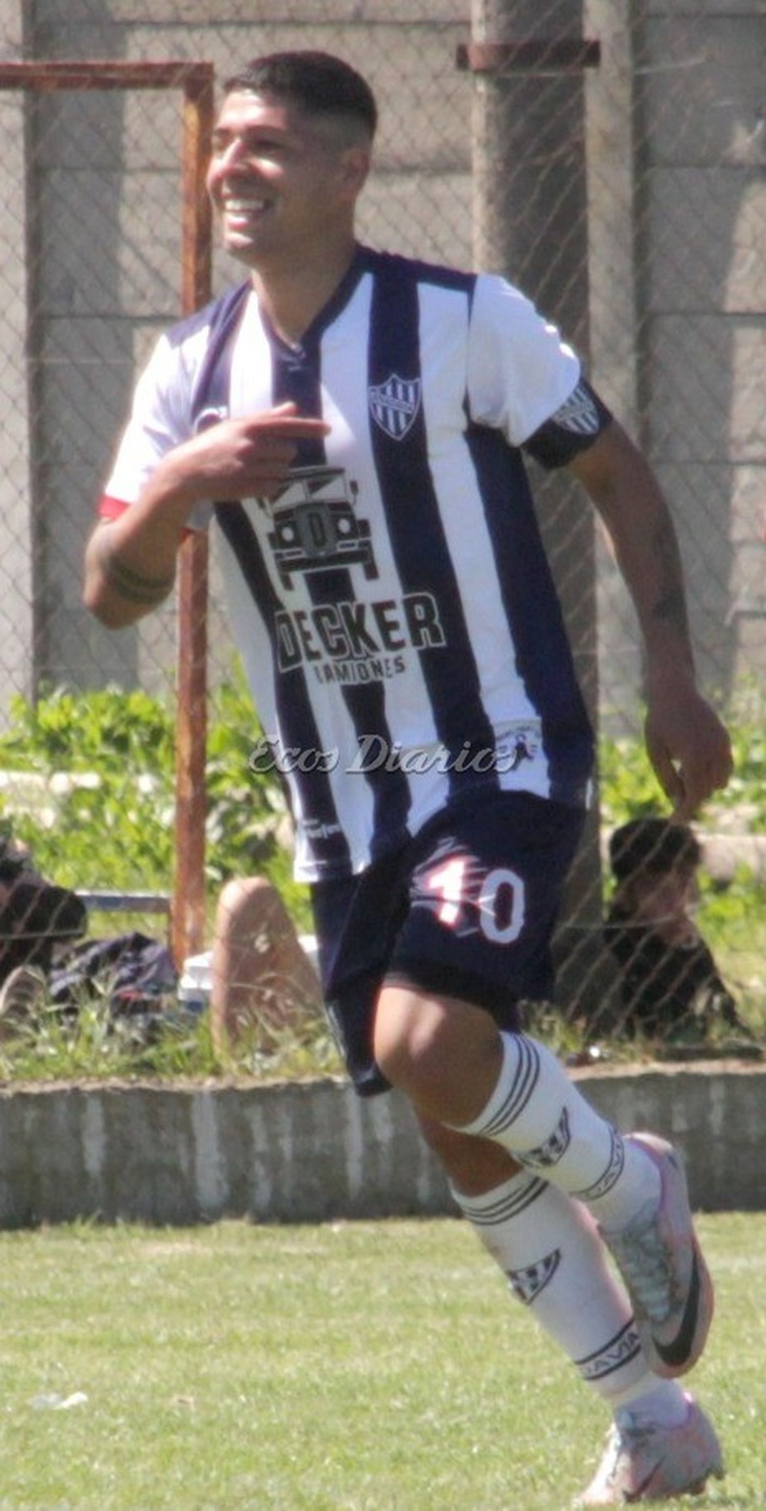 Mauro Gutiérrez. Volante, capitán, referente, diestro y goleador de Rivadavia
