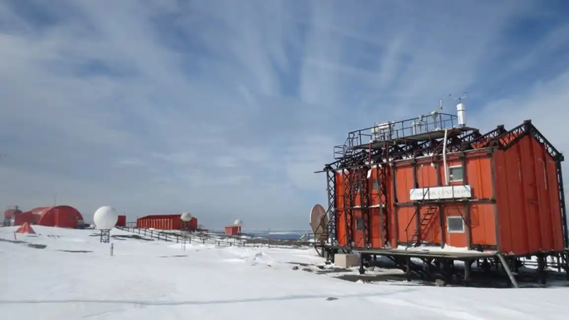 Un militar atacó a mazazos a un suboficial en la Base Marambio