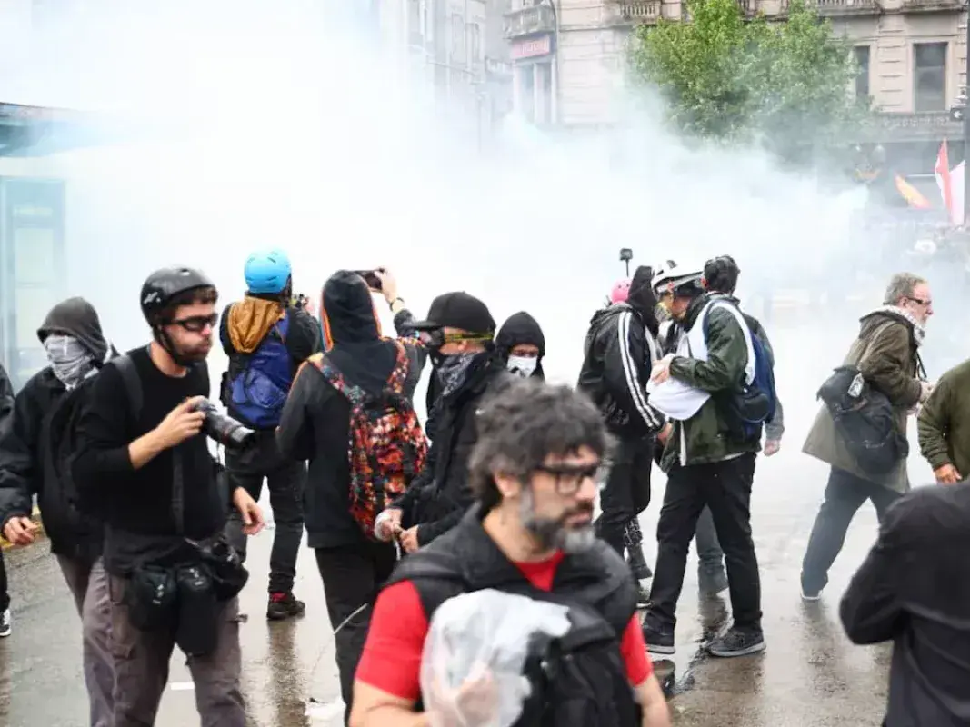 Incidentes y represión frente al Congreso durante la Marcha Federal Universitaria en Buenos Aires
