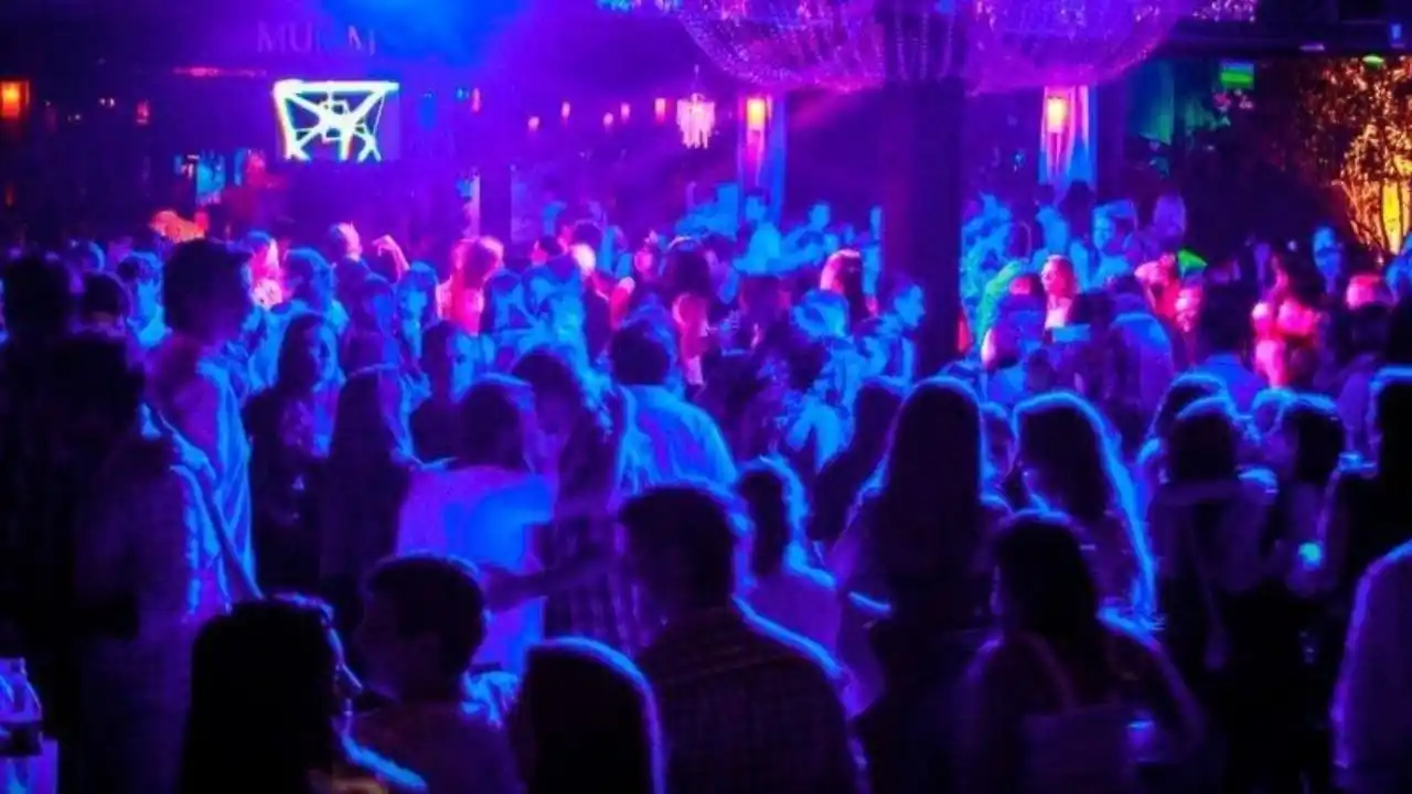 Solana encabeza reunión con dueños de boliches y bares