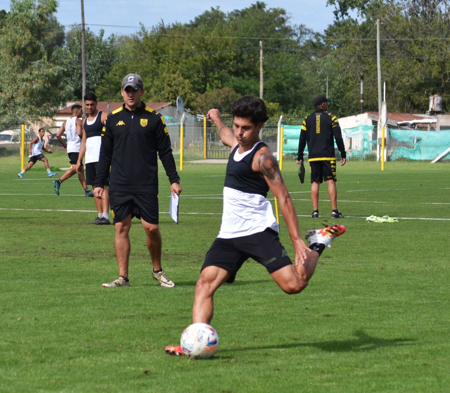 El uruguayo Nicolás Brun rescindió su contrato con Santamarina