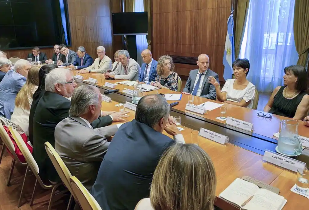 Marcó del Pont analizó con las cámaras empresariales la anunciada moratoria