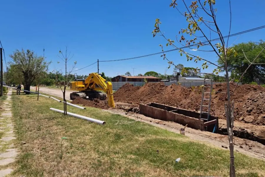 Obras en el departamento Castellanos: avanza la obra de cloacas en Tacural