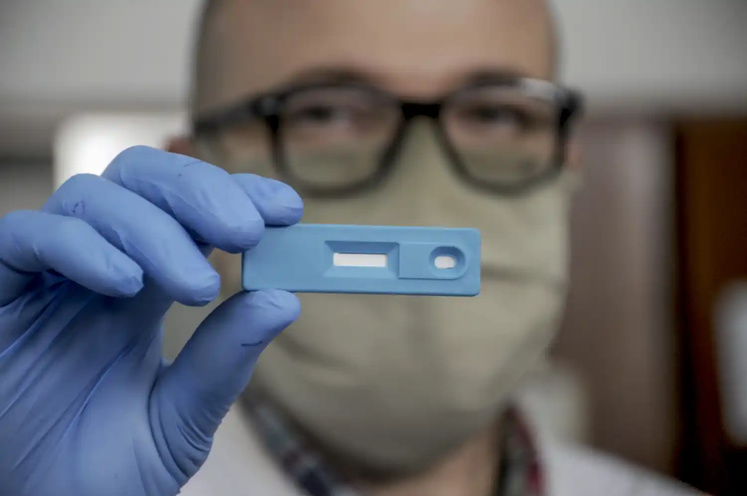 Se confirmaron más de 10 mil casos y Argentina se acerca a sumar un millón de contagios