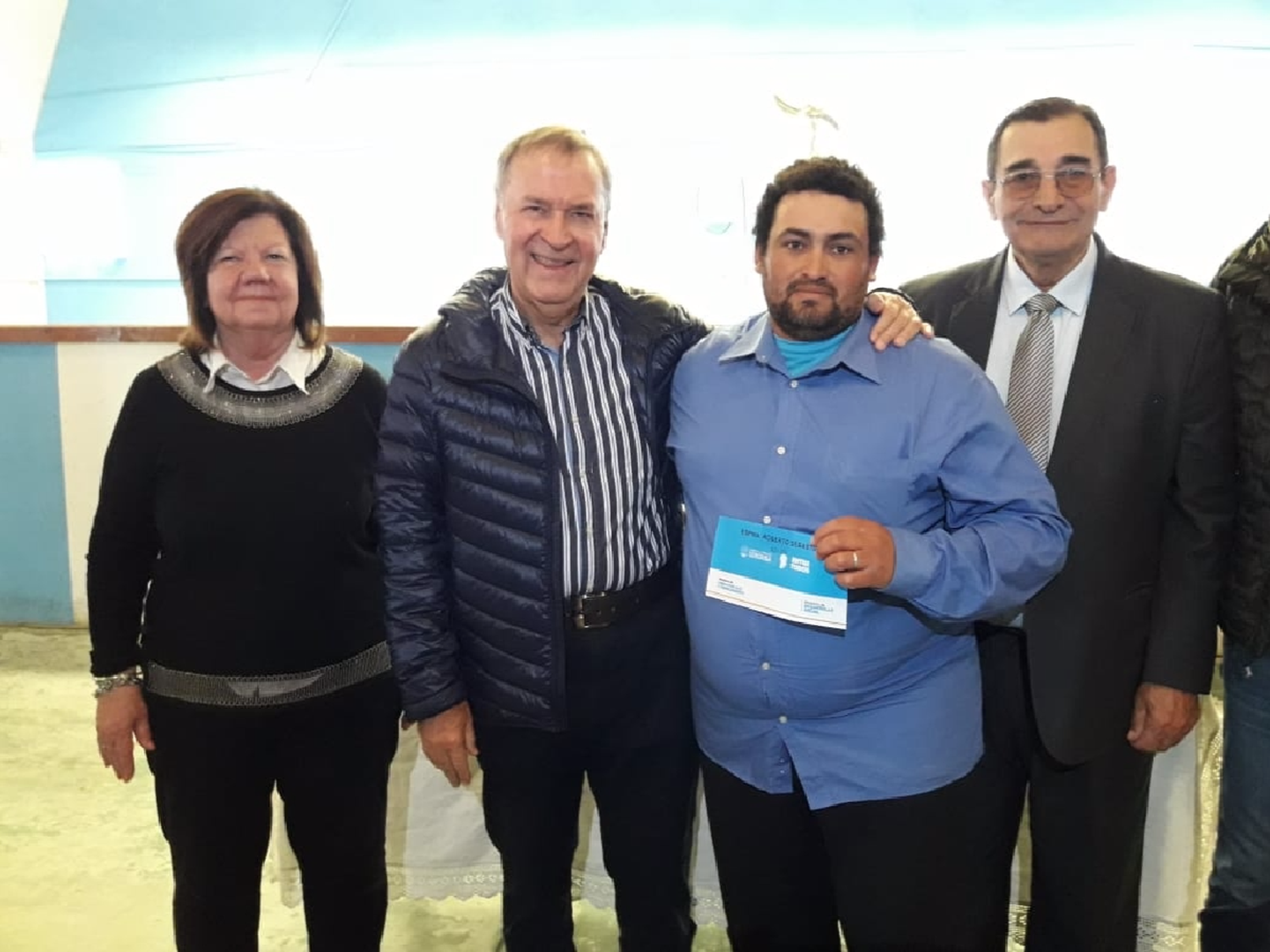Schiaretti entregó créditos "Vida Digna" a vecinos de Quebracho Herrado