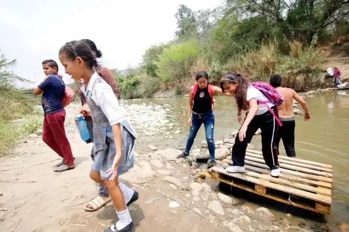ALERTA EN TÁCHIRA: chavismo impide que niños asistan a clases y los utilizan con fines electorales