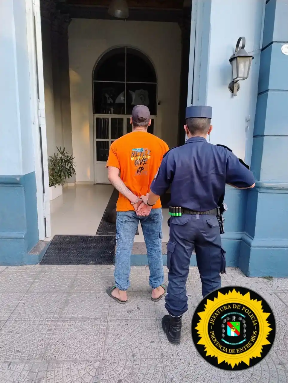 Se detuvo a un hombre con pedido de captura