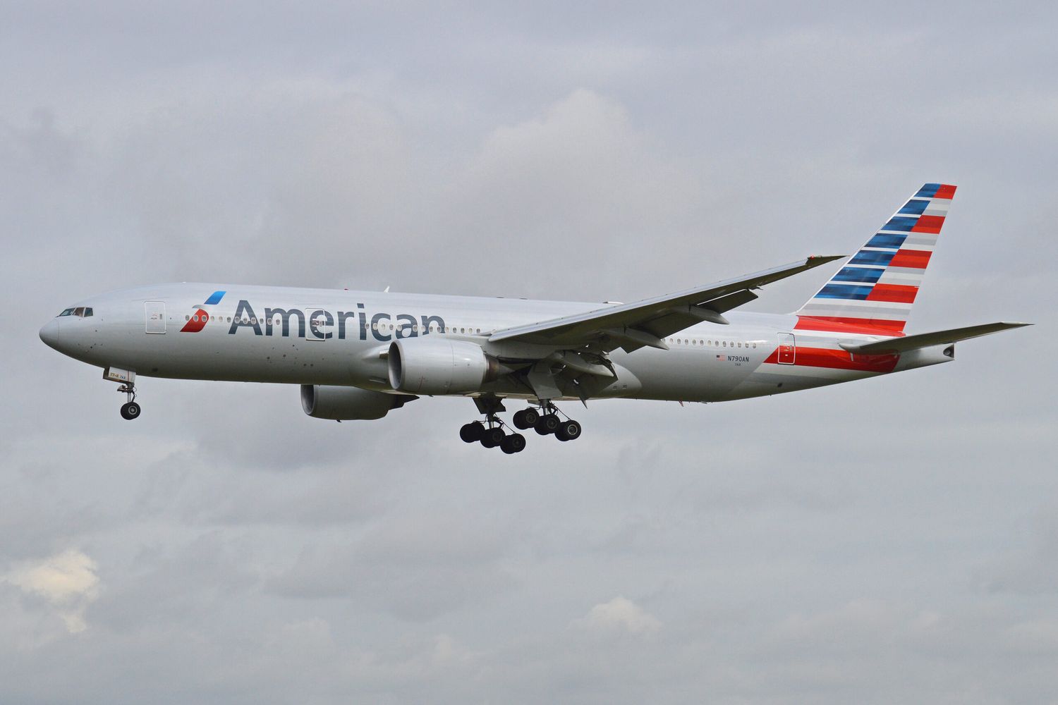 American Airlines inaugurated flights between New York and Santiago de Chile