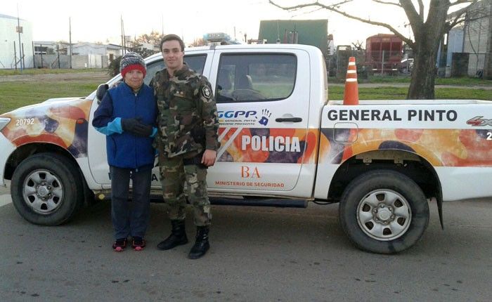 Policía le salvó la vida a una mujer con reanimación cardiopulmonar