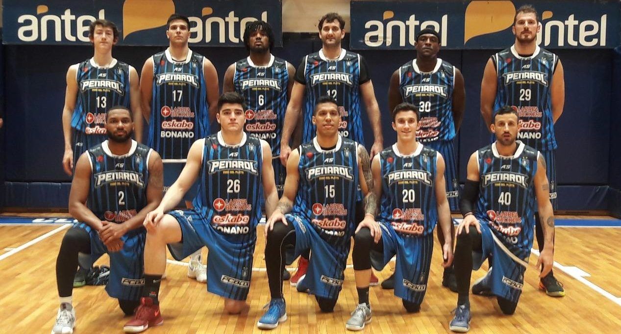 Peñarol cayó ante Atenas pero dejó una buena imagen