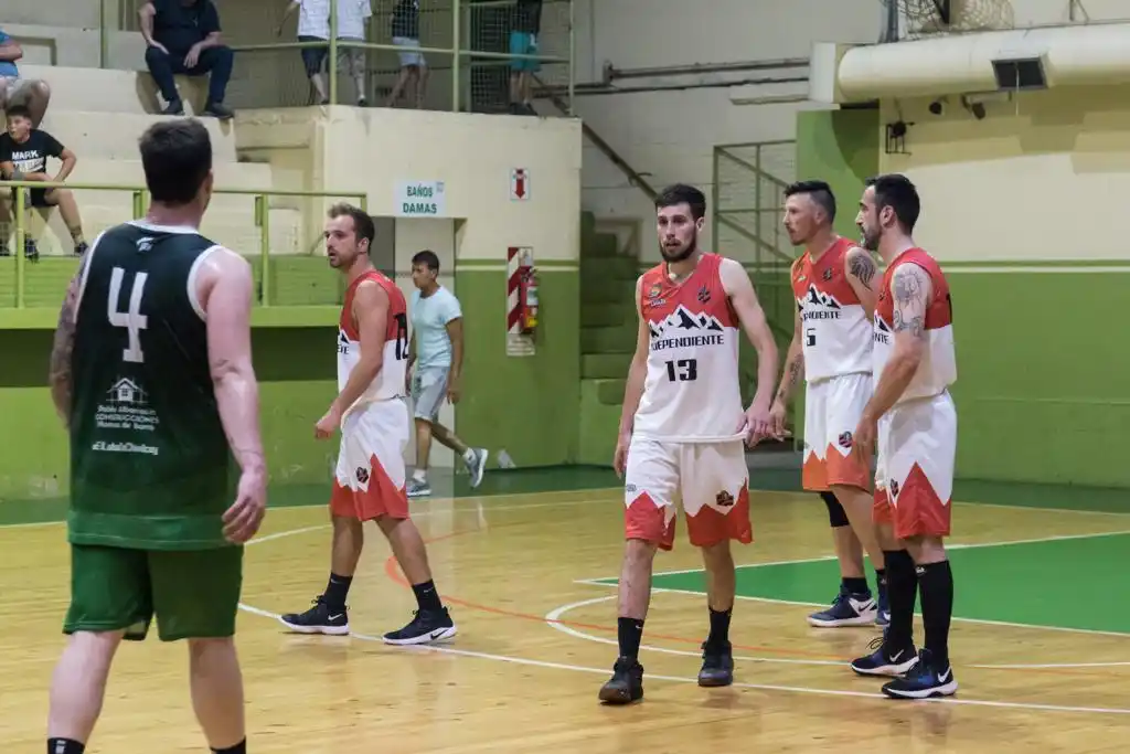 San Martín, Gutkin, Argüeso y Andrizzi, protagonistas del encumbrado Independiente. (Foto gentileza Luciana Piancino).