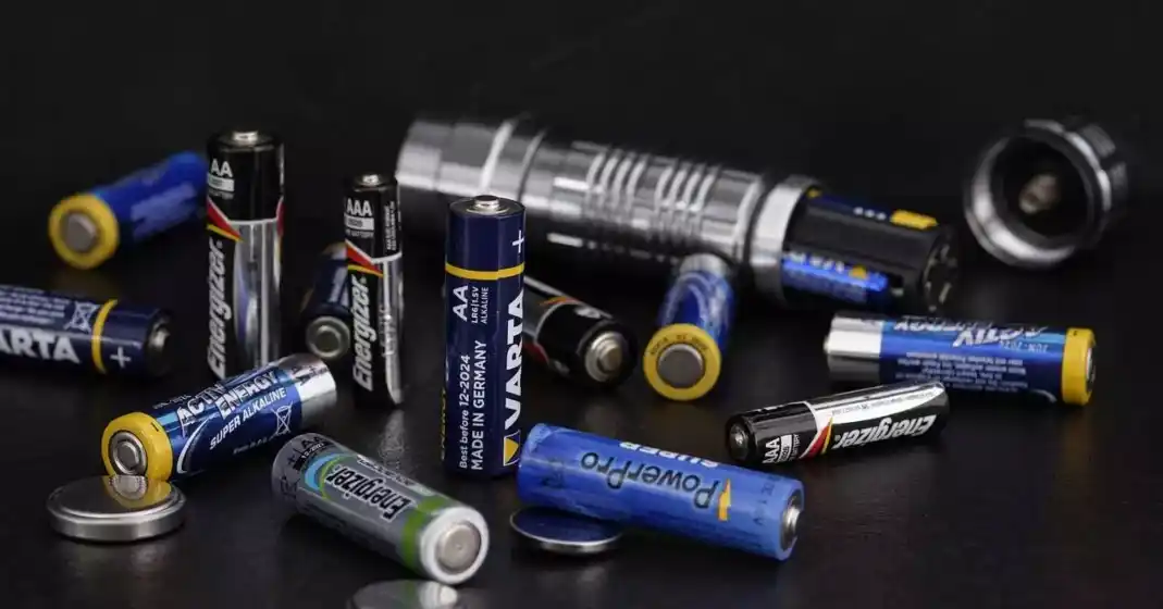 Confirman faltante de pilas, porque no ingresan al país